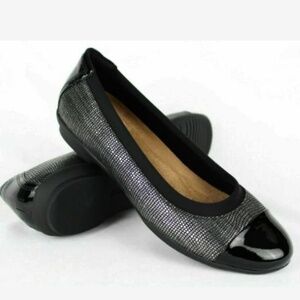 Clarks Neenah Garden Gun Metal Leather Flats - 7W